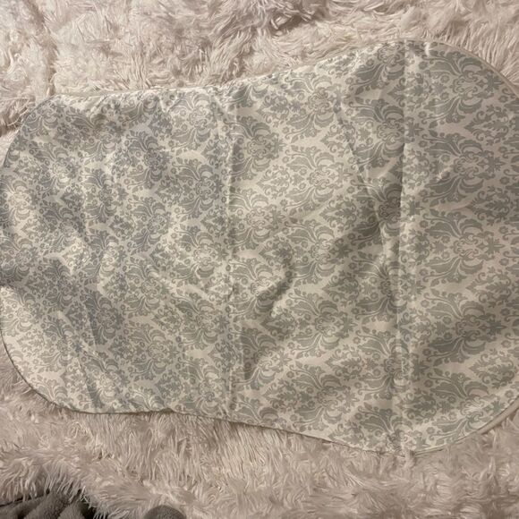 Halo Bassinet Swivel Sleeper Gray & White Damask Print Pad Cover - Picture 1 of 5